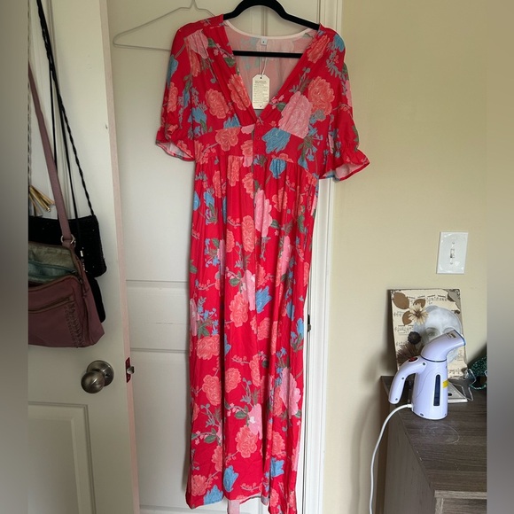 Red, colorful, floral, V-neck button, short sleeve maxi dress with waist belt - Picture 5 of 6
